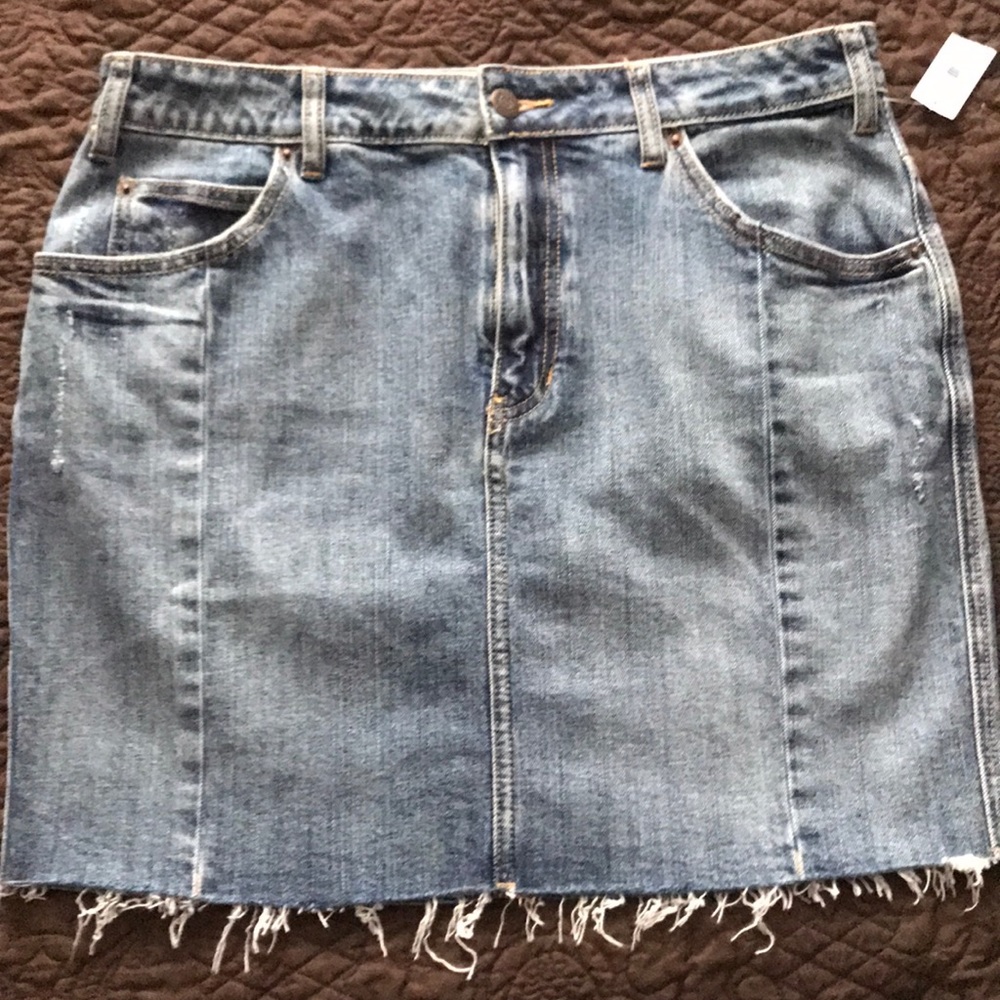 Old Navy Women’s Denim Skirt - Picture 5 of 5